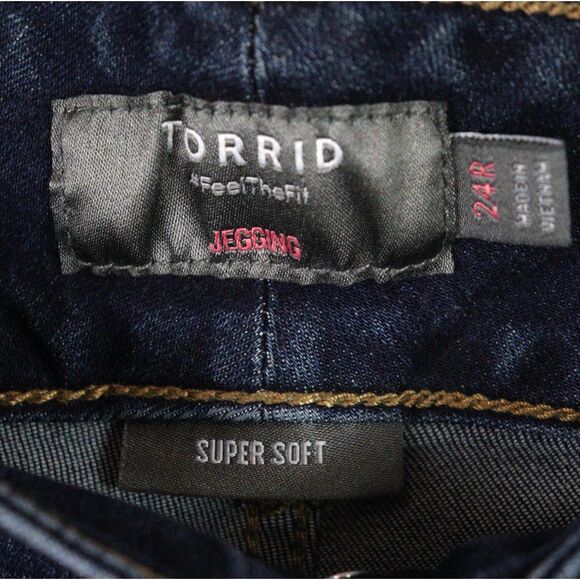 Torrid Super Soft Distressed Jegging size 24R - Picture 3 of 4